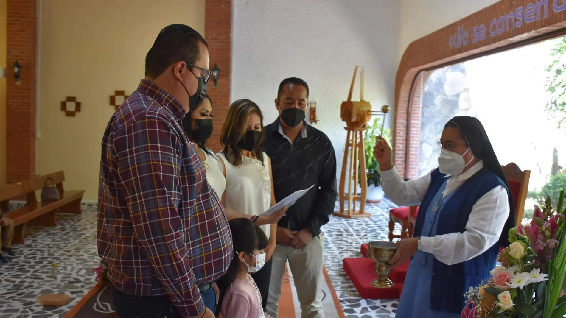 SJR La Madre Margarita dando la bendicion